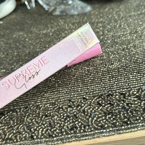NWT Jeffree Star Supreme Gloss in Cookie Dough Fetish - Picture 4 of 4